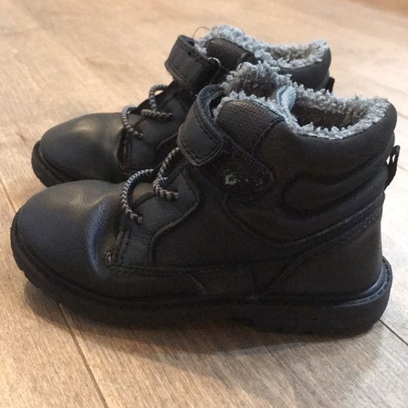 Oshkosh toddler boots - Picture 3 of 4